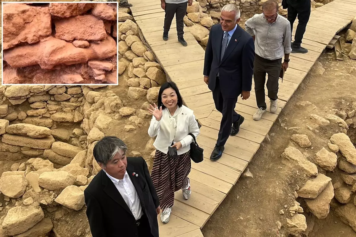 bakan ersoy gobeklitepede neolitik cagin rituellerine isik tutacak insan heykeli bulundu REPvSwZ9