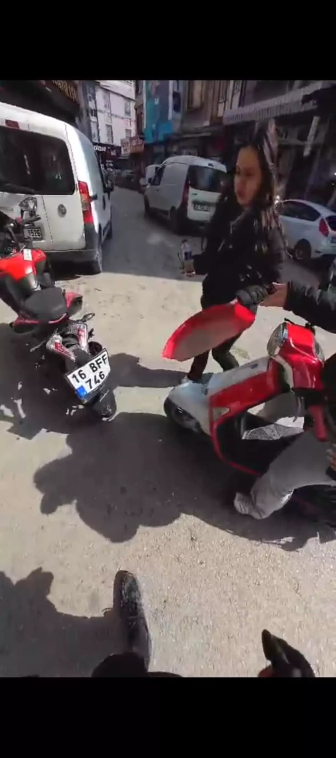 motosiklet kazasinda ilginc diyalog 7uF7TLEt.jpg