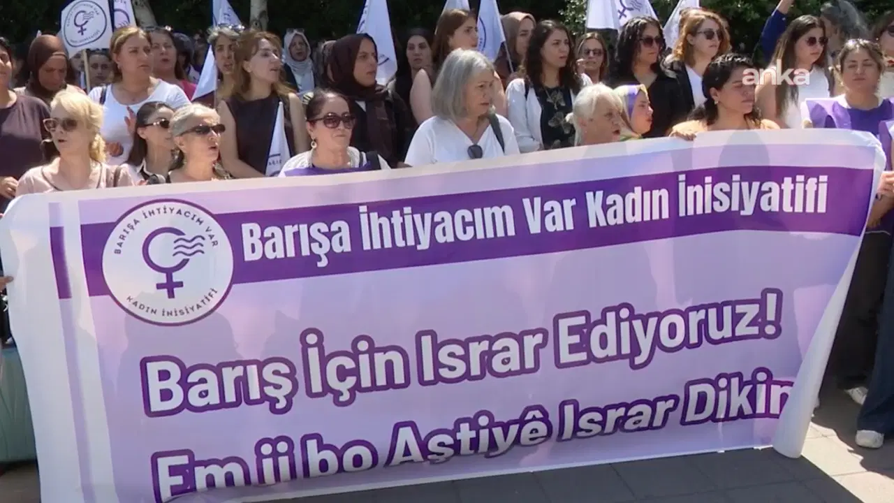 Barisa ihtiyacim var kadin inisiyatifi demokratik siyasetin onunu acan bir yasa icin israr ediyoruz QIHS2qAT