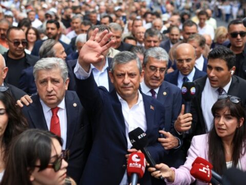 Turk siyasetine soluk yeni parti RjPLjweY